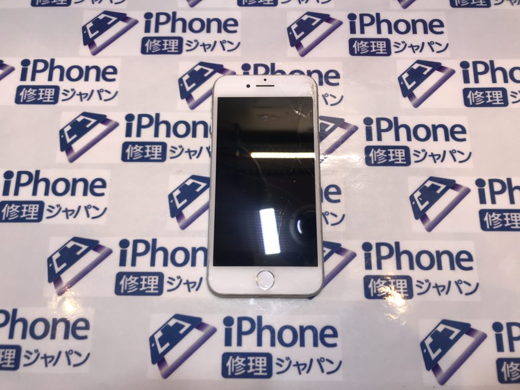 iPhone8の画面修理致しました。