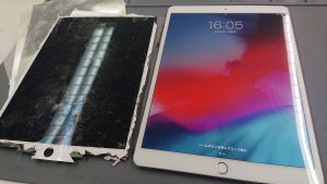 【画面がバキバキのiPadも即日】こんなにボロボロでも直ります！