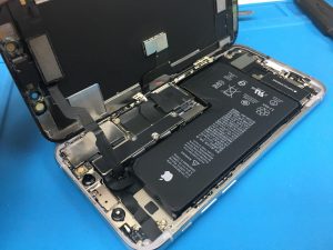 iPhone修理ジャパン渋谷店は夜8時まで営業中！