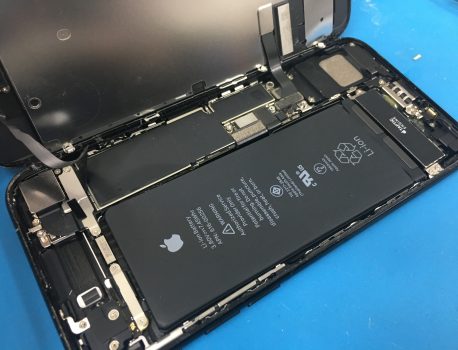 iPhoneを充電しながらの使用は絶対ダメ？