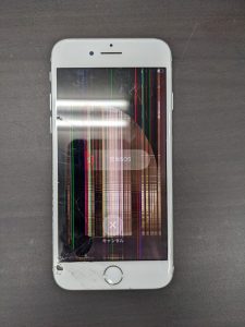 大事なiPhone。データを消さずに修理するには。