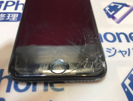 ガラス割れ修理　iPhone7