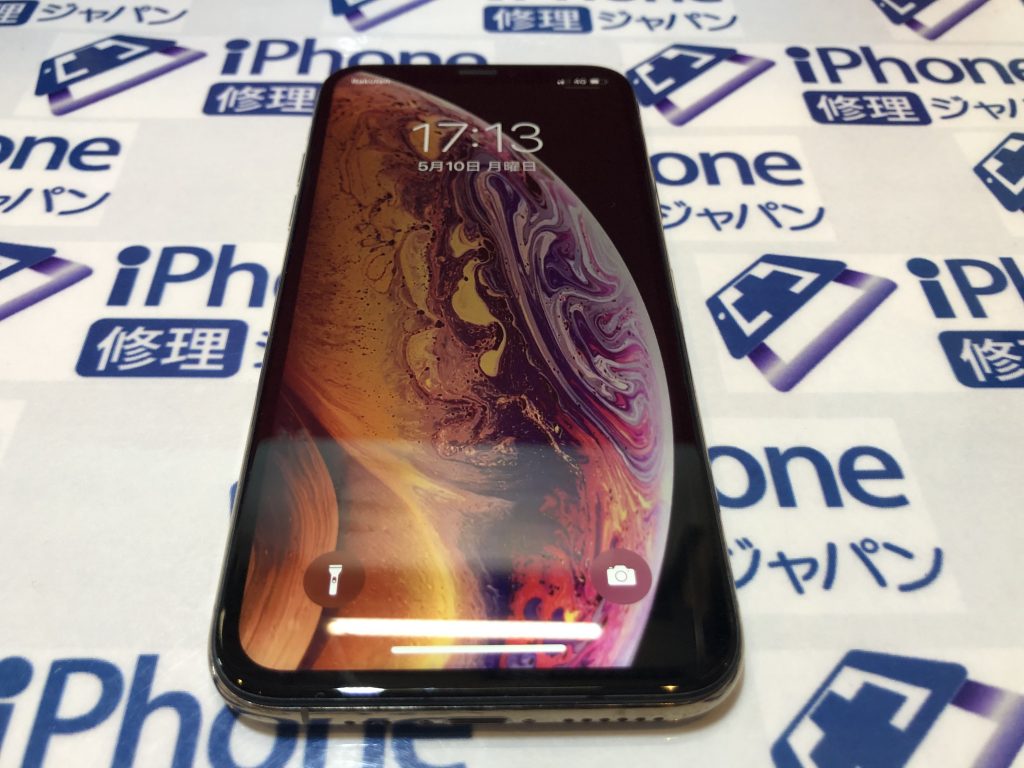 iPhoneXS液晶パネル交換修理。