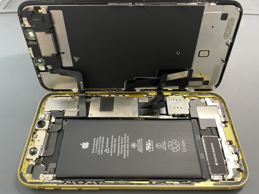 画面修理はiPhone修理ジャパン清水静岡店へ