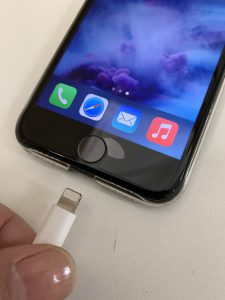 ライトニング端子は「金」より「銀」がいいってどういうこと?