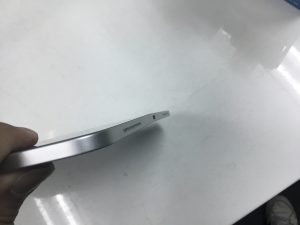 iPadフレーム修正も承っております！