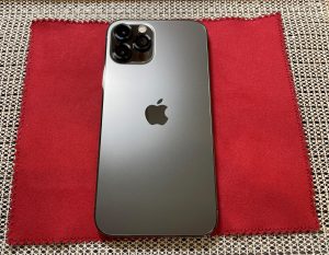 スマートフォンの背面もしっかりガラスコーティング！！