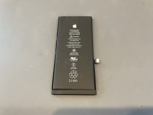 今、当店で多いオーダーはiPhone8以前のバッテリー交換です！！