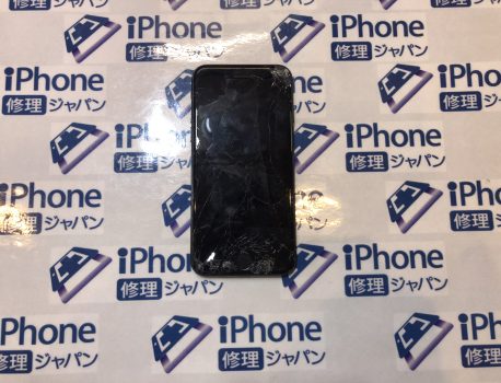 ガラス割れ　iPhone修理（iPhone7画面修理）