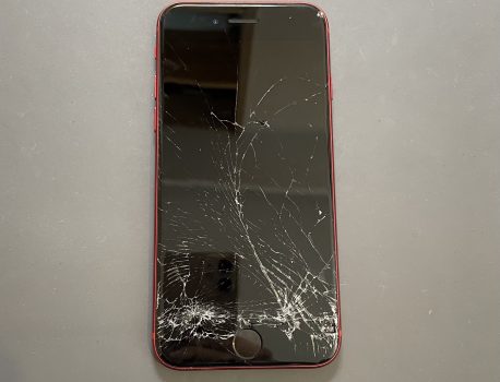 iPhoneSE第2世代の修理はお任せ下さい！！