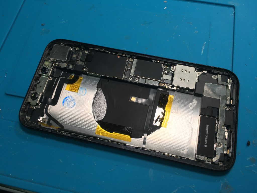背面ガラスの修理 できる できない Iphone修理ジャパン秋葉原店スタッフブログ
