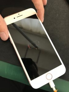 iPhoneが充電できない！！そんな時に試してほしいこと