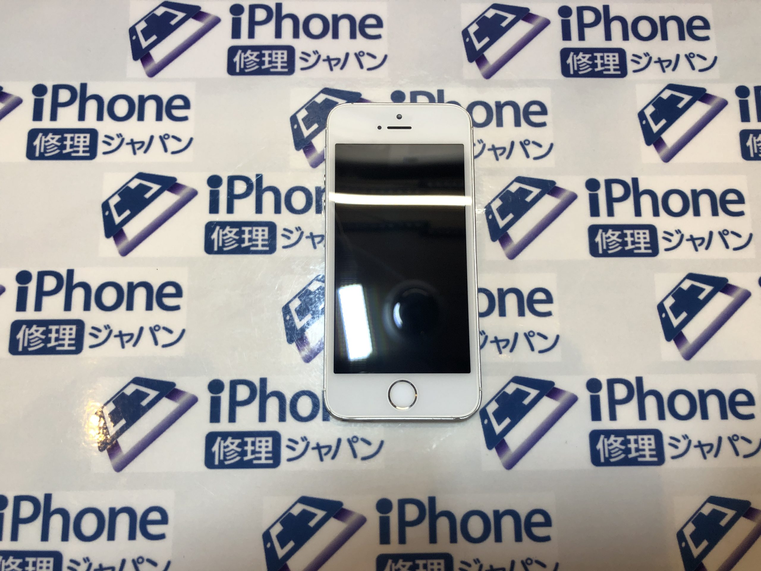 iPhoneSE（画面修理・バッテリー交換）