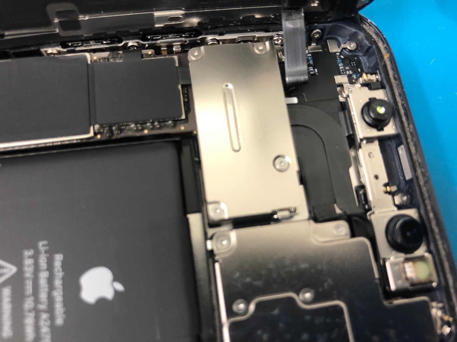 Iphoneサイレントスイッチは修理しなくても直るかも マナーモード故障の直し方iphone修理ジャパン秋葉原店スタッフブログ