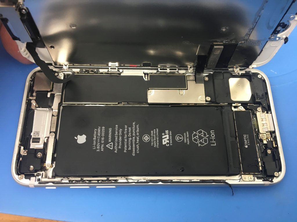 iPhoneの事ならiPhone修理ジャパン川越店まで♪