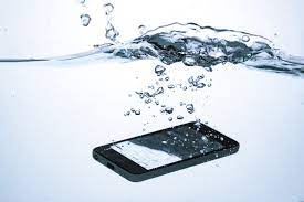 iPhoneが水没してしまった！？間違えたくない初期対応