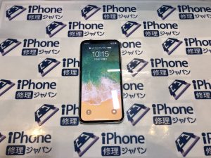 iPhoneXSガラス割れ修理。