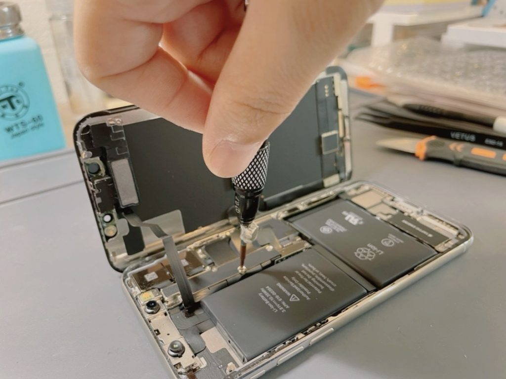 iPhoneバッテリー交換最短１５分！安心安価のiPhone修理ジャパン静岡清水店まで！！