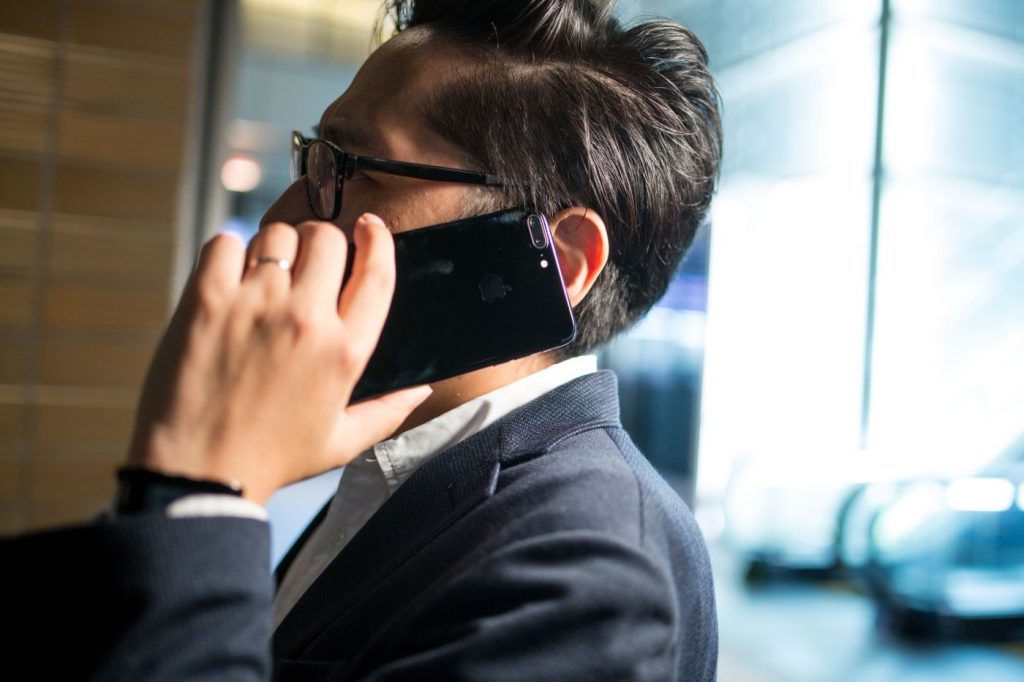 通話時に相手の声が聞こえなくなった時や自分の声が相手に届かなくなった時に確認すべき点