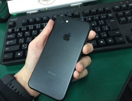 iPhoneの汚れ、みんなどうしてる？