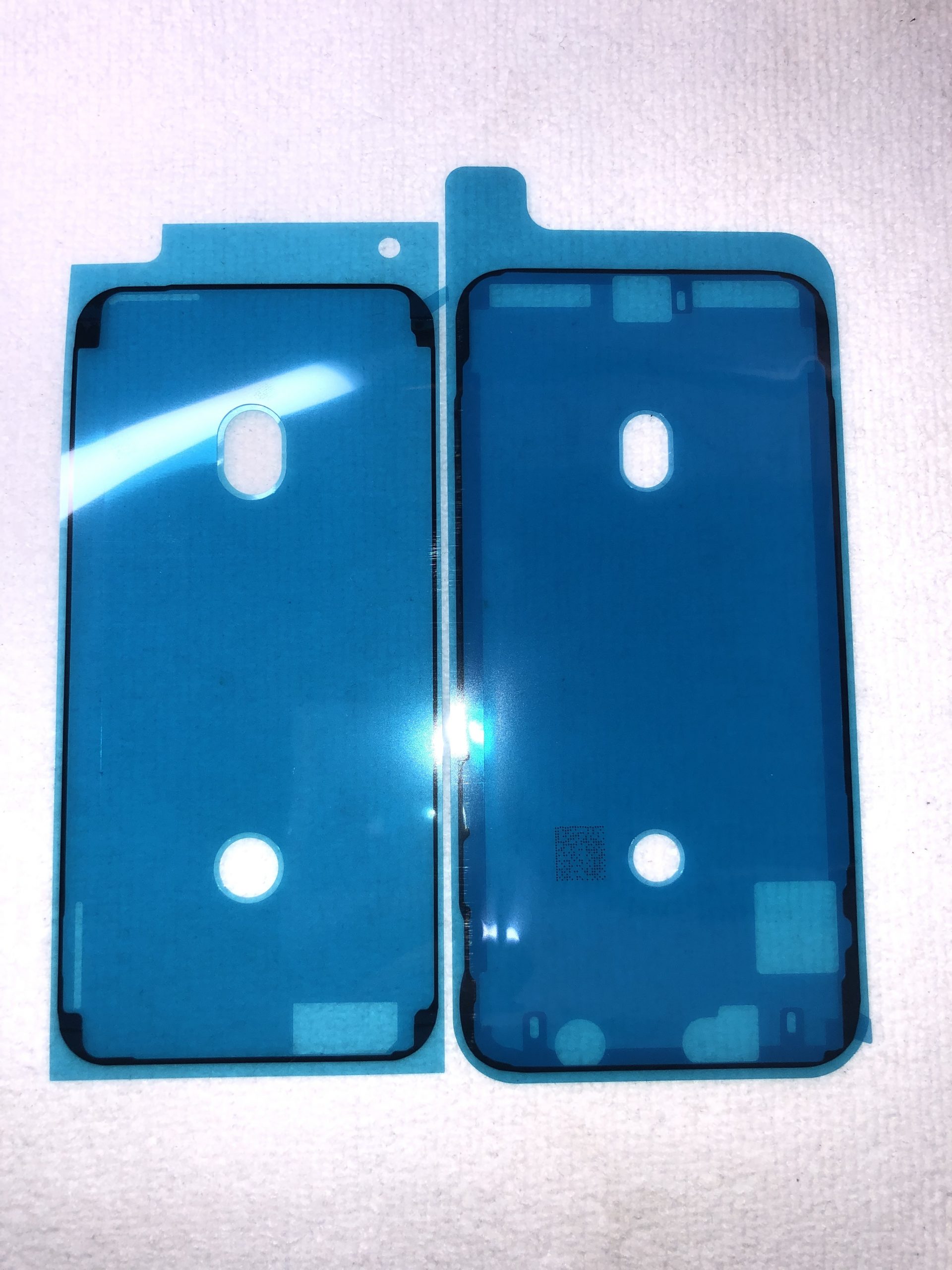 【iPhone修理ジャパン熊本店は日曜日も営業中】防水テープ張ってます