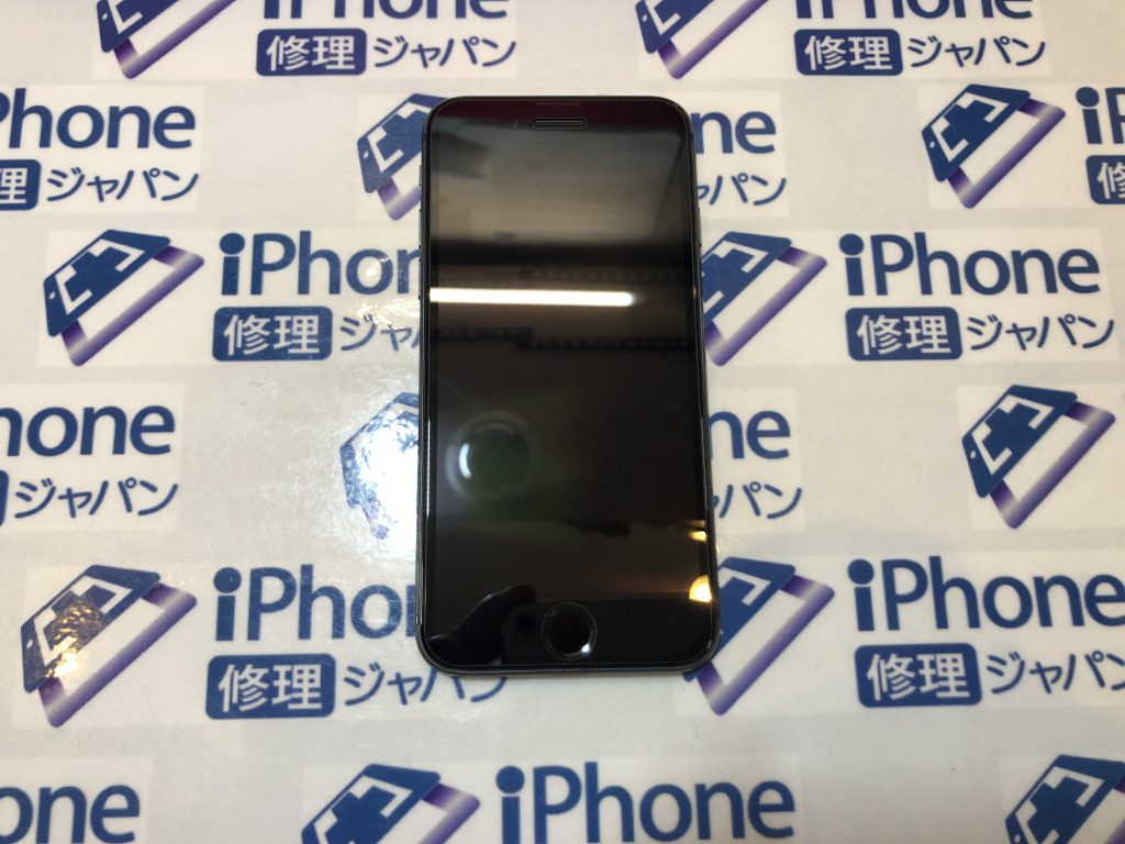 当店では、各iPhoneシリーズの液晶画面交換修理を受け付けております。
