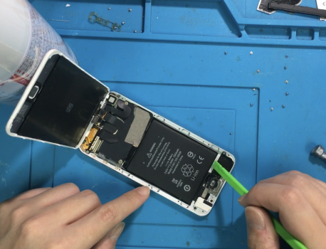 iPod touchのバッテリー交換に対応している修理屋が少ない理由。
