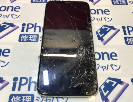 iPhoneの画面トラブルの際は、是非ともご活用ください。