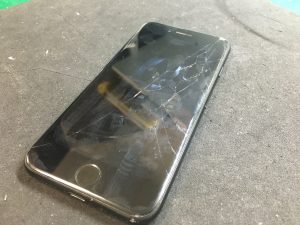 iPhoneの画面割れたままにしていませんか？【渋谷店】