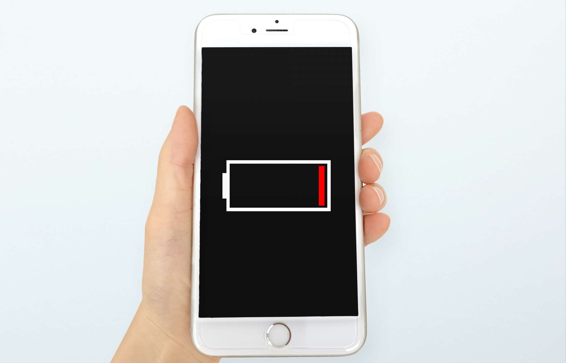 iPhoneのバッテリー交換は最短10分で交換できます！！