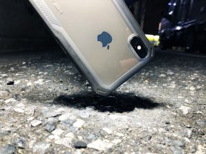 iPhone、画面割れの放置はとっても危険！！
