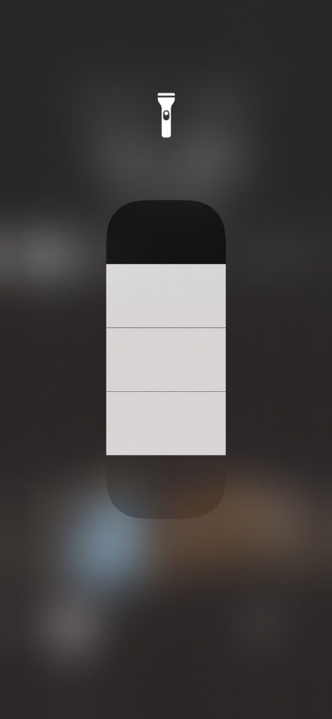 iPhoneのライトは明るさの調節が可能！