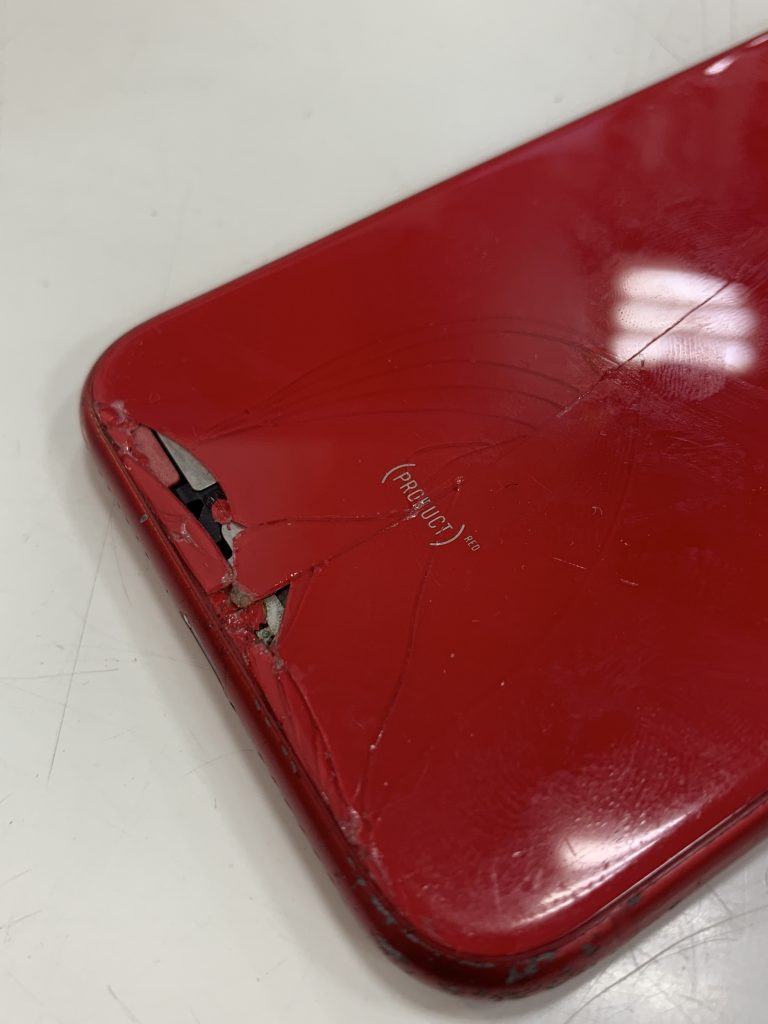 背面ガラス割れも修理対応してます！