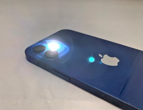 iPhoneの通知をフラッシュライトにする方法