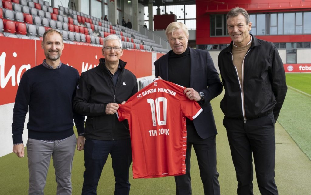 Apple クックCEO バイエルンの10番に！？