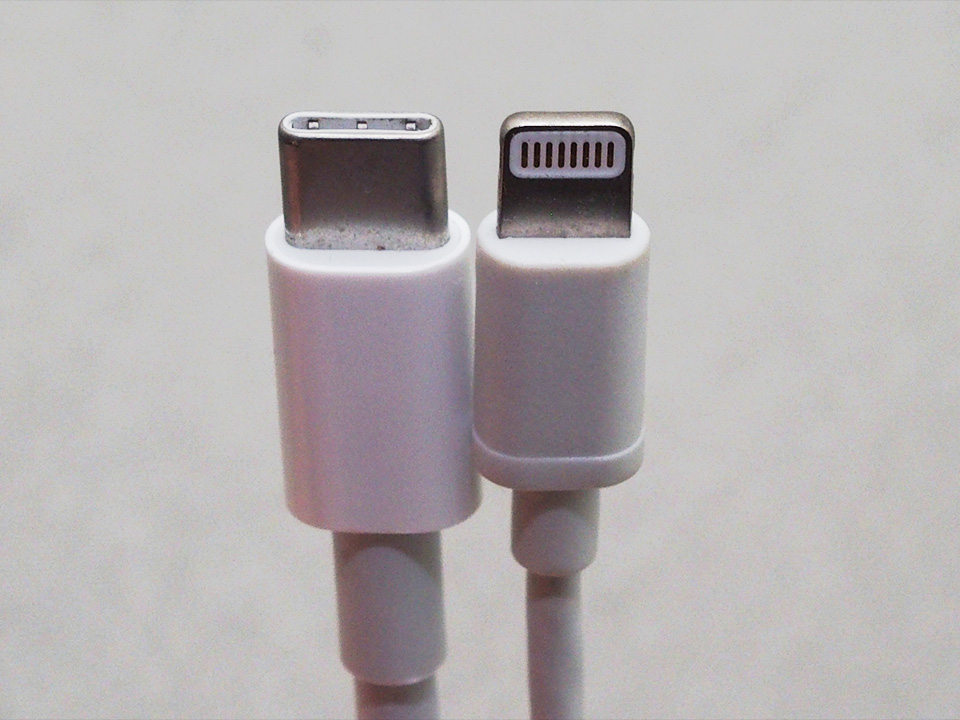 Lightningケーブル終了？