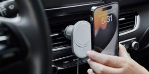 iPhoneを15Wワイヤレス充電できるMagSafeカーチャージャーの紹介！！