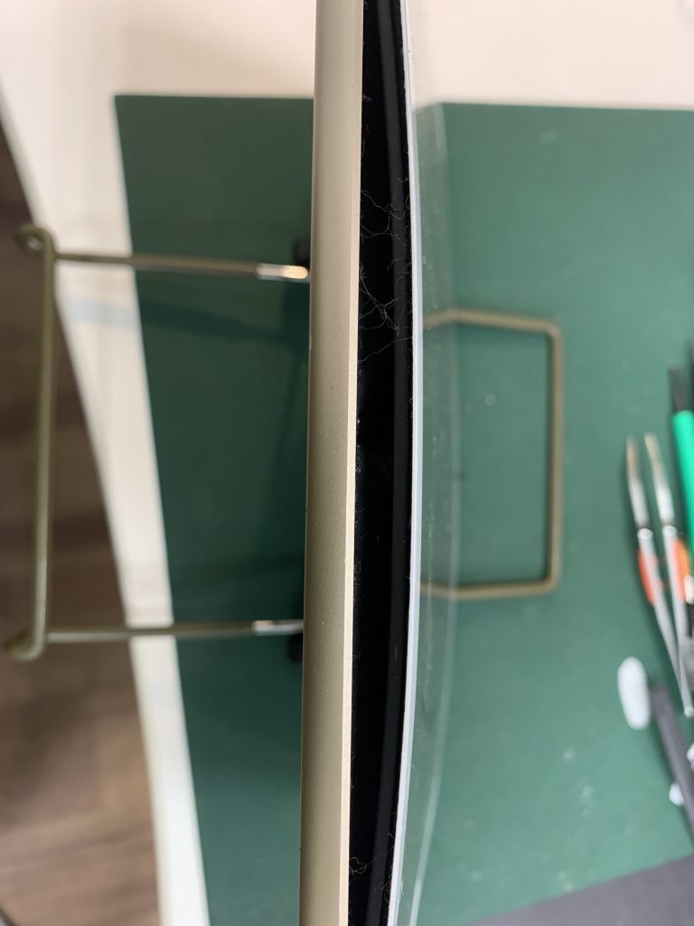 バッテリー膨張、、お気をつけください。