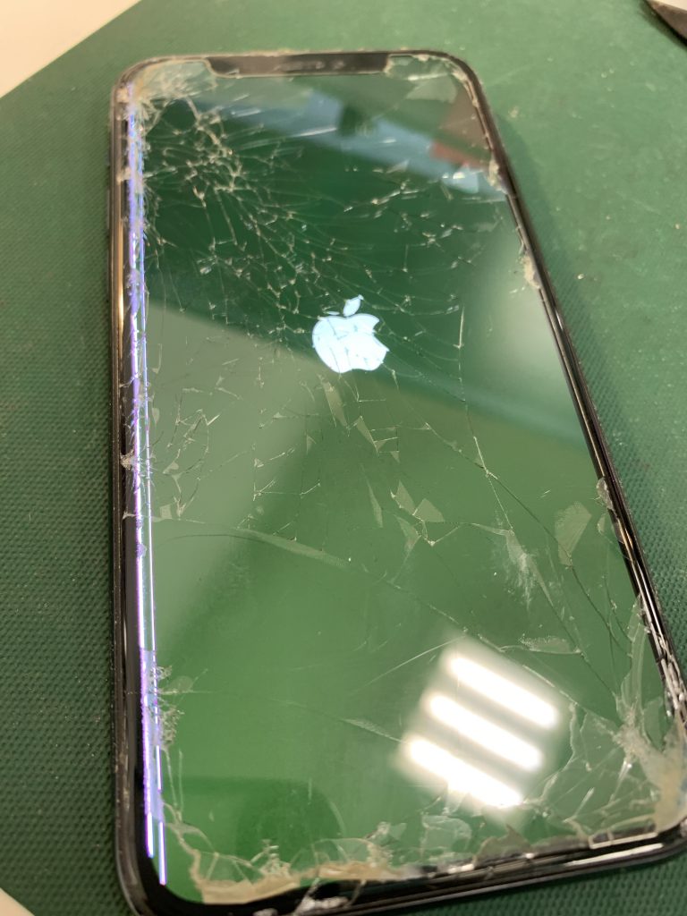 iPhone11Proの液晶不具合も即日対応してます！
