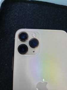 アウトカメラレンズ割れにご注意を！