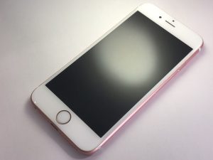 iPhoneのホームボタンの不調？それは危険行為のせいかも…