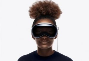 Vision Proが公式ページ最上部に