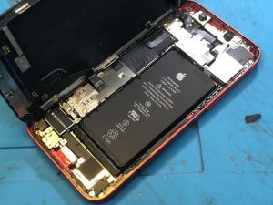お盆中もiPhone・iPadの修理対応しております！