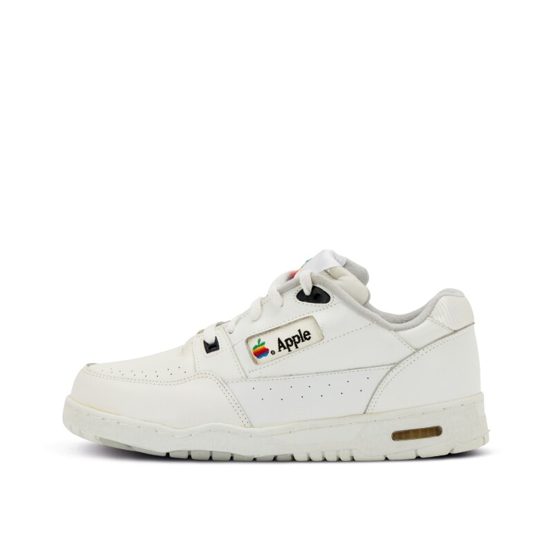 Appleのスニーカー！？