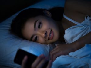 睡眠の質を向上させたいなら、iPhoneで今すぐ変更すべき4つの設定