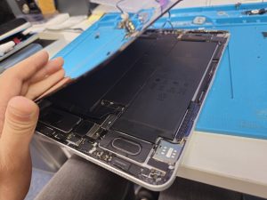 【iPad が 充電できない】お風呂で使うだけでも水没する危険が！？
