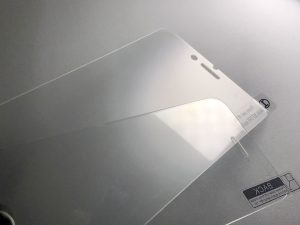 iPhoneでもおなじみの保護フィルム。知っているようで知らない保護フィルムの話。