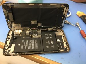 iPhoneの水没はとても危険！！