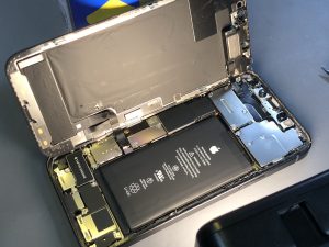 iPhoneが変な動作をするから、これはウイルスだ！…という相談が増えています。