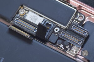 リンゴループは基板が原因？iPhone基板故障の対策ガイド